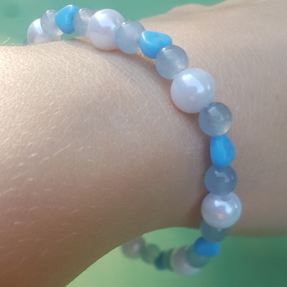 ๐ Blue Jade Pearl Love Bracelet - Picture 3 of 7
